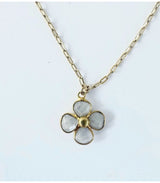 Collar trebol precioso gris litchi 1