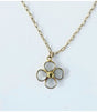 Collar trebol precioso gris litchi 1