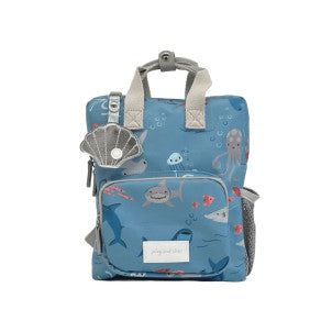 Mini mochila sharks play and store 1
