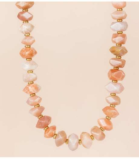 Collar pouka peach moonstone muja juma 1