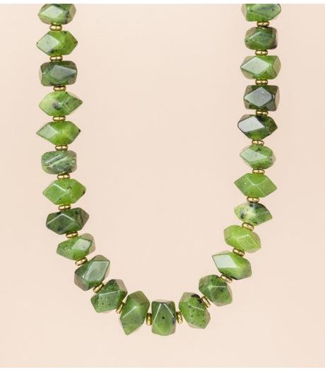 Collar pouka green jade muja juma 1