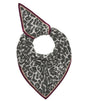 Panuelo triangular lana y cachemir leopardo grey codello 1
