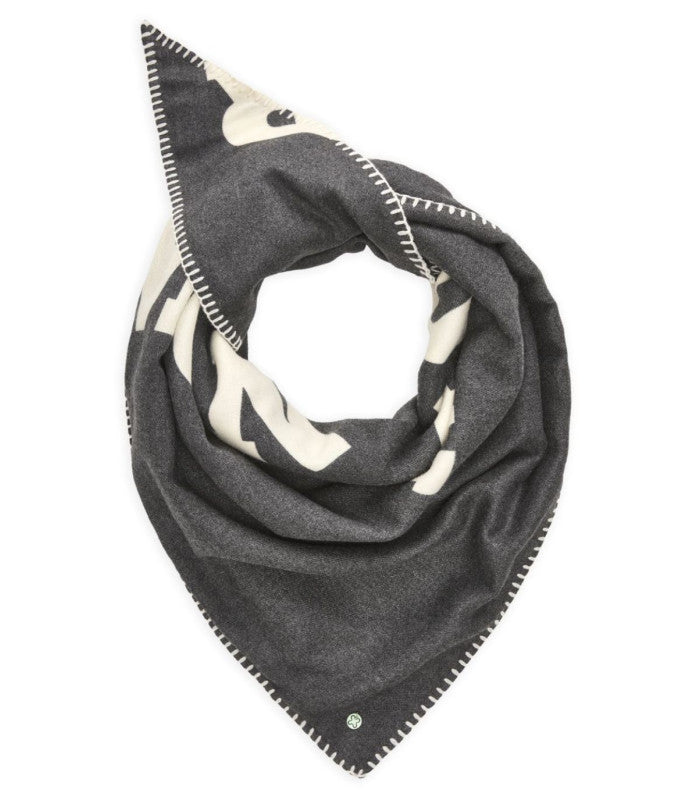 Panuelo triangular mon amour black codello 1