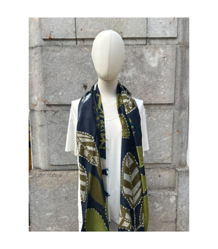 Fular marelia embroidery palombina 1