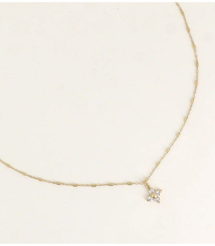 Collar trebol y cristales dorado blanco bohm paris 1