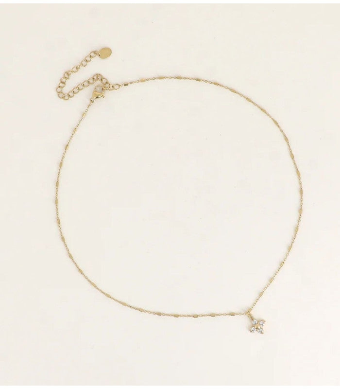 Collar trebol y cristales dorado blanco bohm paris 2