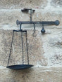 Balanza romana decorativa de 1 platillo. 50 cm alto - Dendago