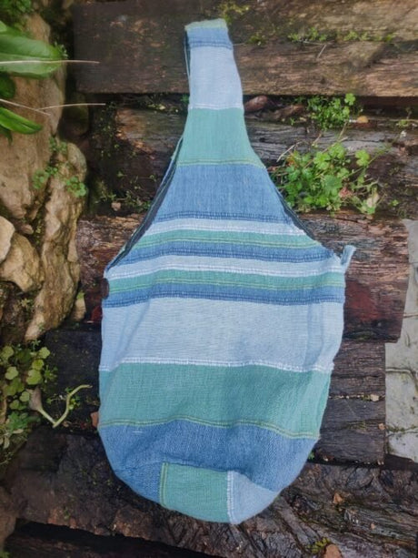 Bolso azul y verde con cierre de botón - Dendago