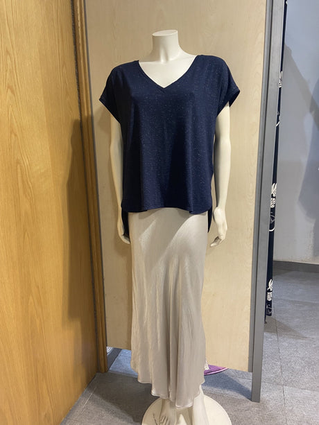 Camiseta Brilli - Brilli con Pico en Azul Marino - Dendago