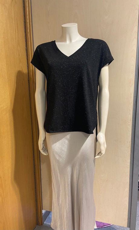 Camiseta Brilli - Brilli con Pico en Negro - Dendago