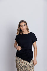 CAMISETA NEGRA ASIMETRICA BMB&Co