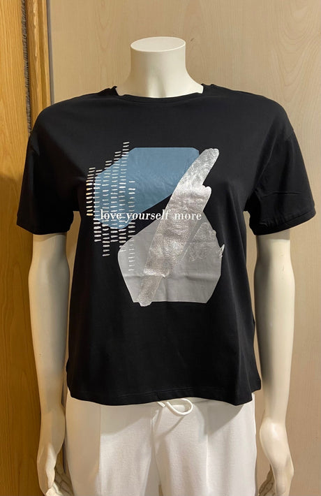 Camiseta Negra "Love Yourself More" - Dendago