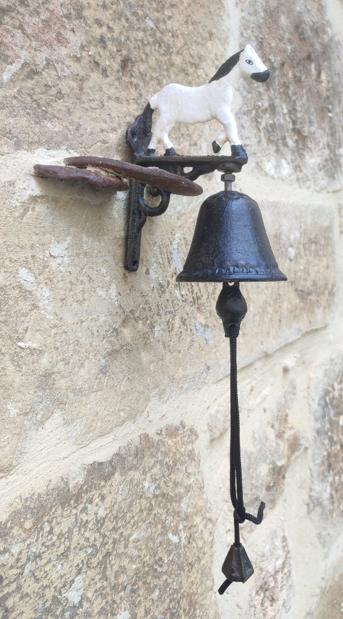 Campana de hierro fundido modelo caballo blanco - Dendago