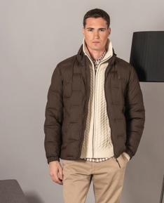 chaqueta color chocolate gendive