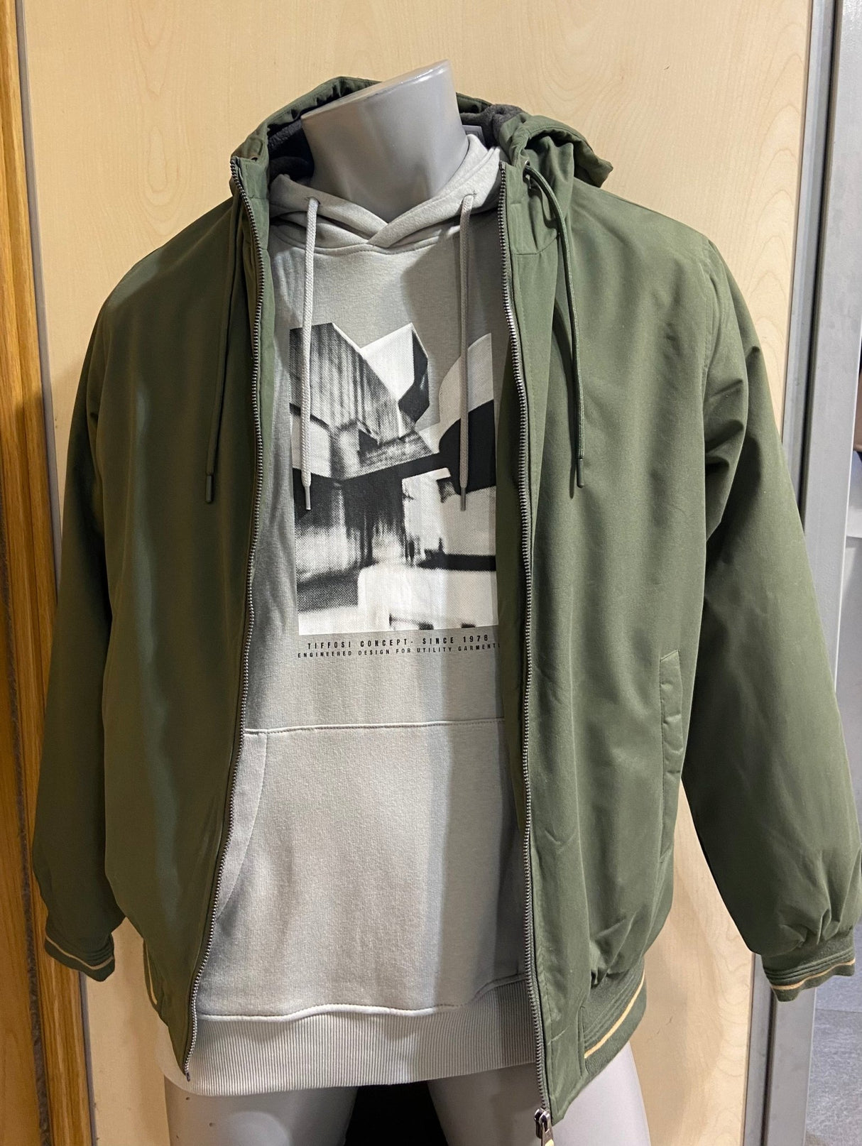 Chamarra de Hombre en Verde - Dendago