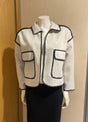 Chaqueta Beige con Pespuntes Negros - Dendago