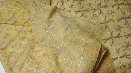 Colcha amarilla con cruces mod. Angkor. Cama de 1,50 - Dendago