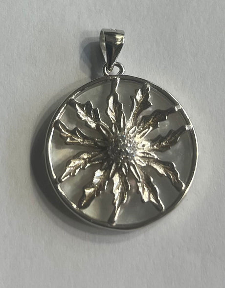 Colgante Eguzkilore Plata con Nacar - Dendago