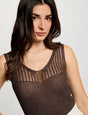 Camiseta ajustada cuello v marrón oscuro Morgan