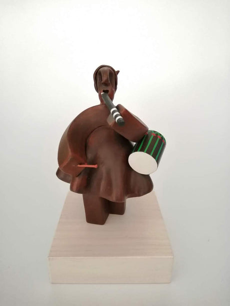 figuras txistu neska AIASURE - Dendago