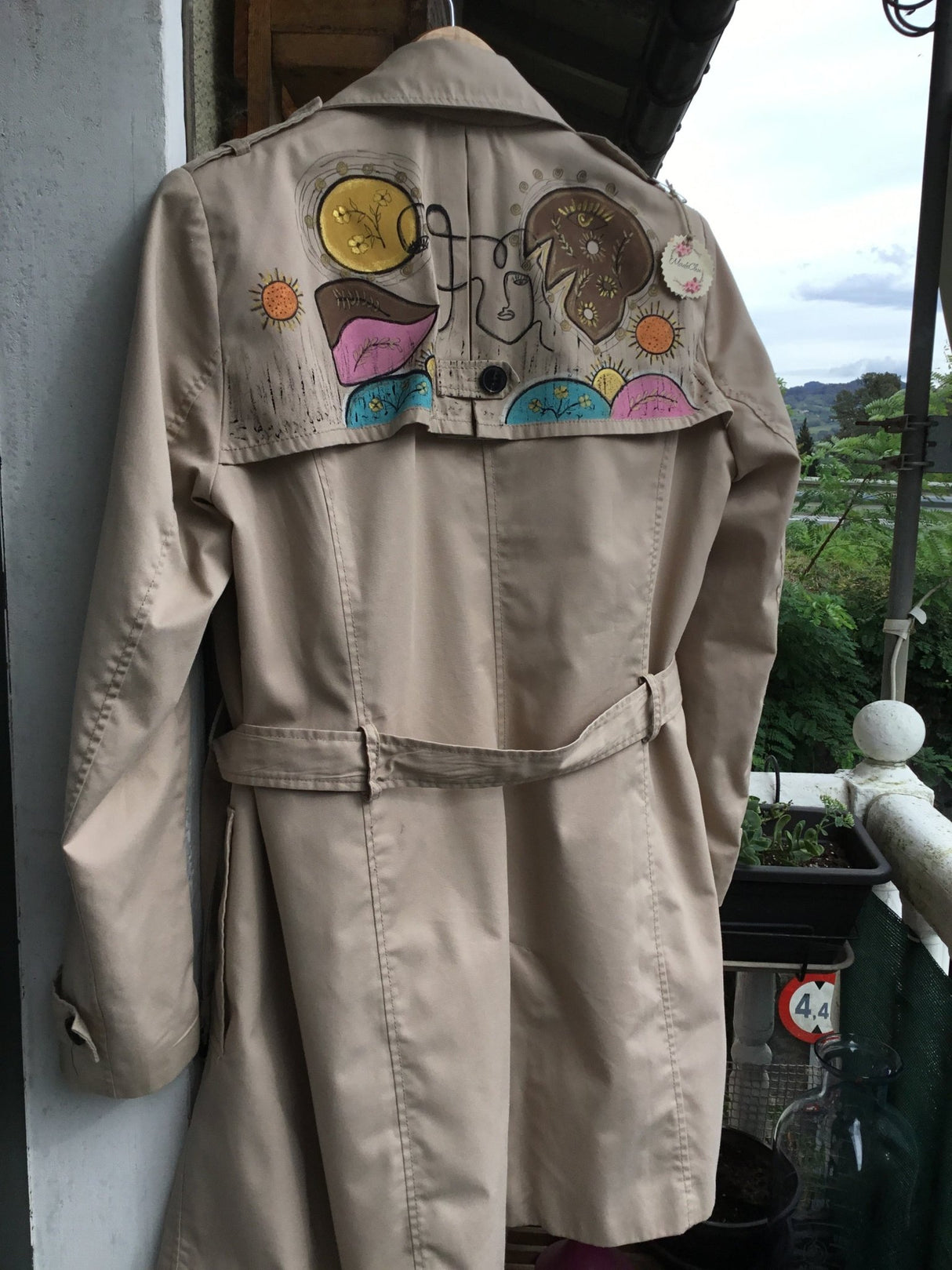 Gabardina Beige L - Dendago