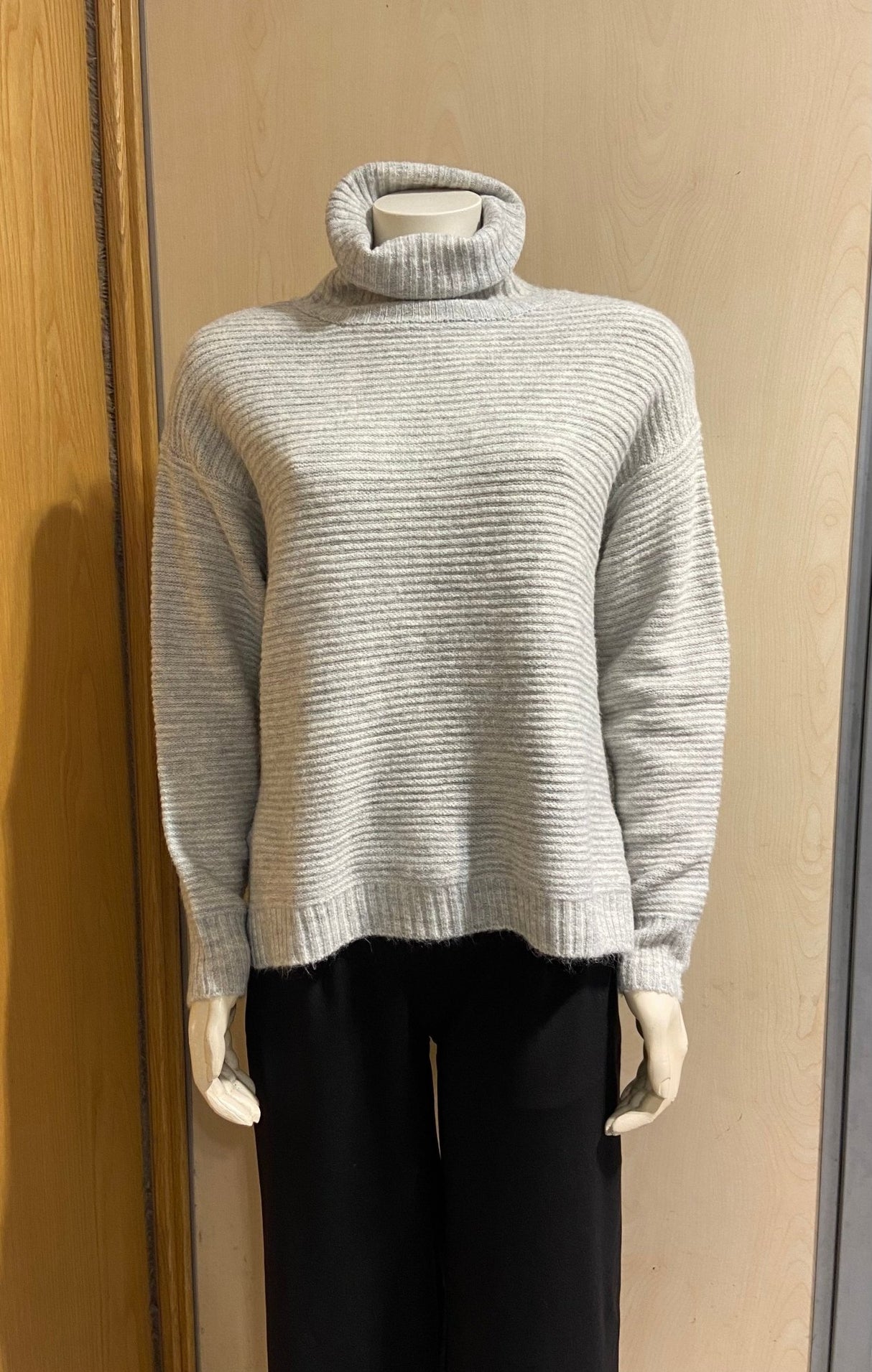 Jersey con cuello en Gris - Dendago