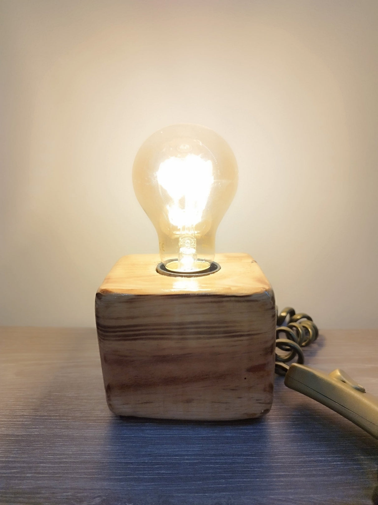 Lampara Cubo - Dendago