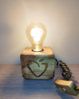 Lámpara de Mesa "Corazón" – Serie Elemental (Hecho a Mano)