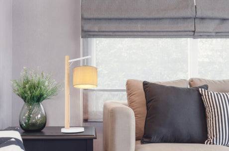 LÁMPARA SOBREMESA MADERA PANTALLA COLGANTE - Dendago