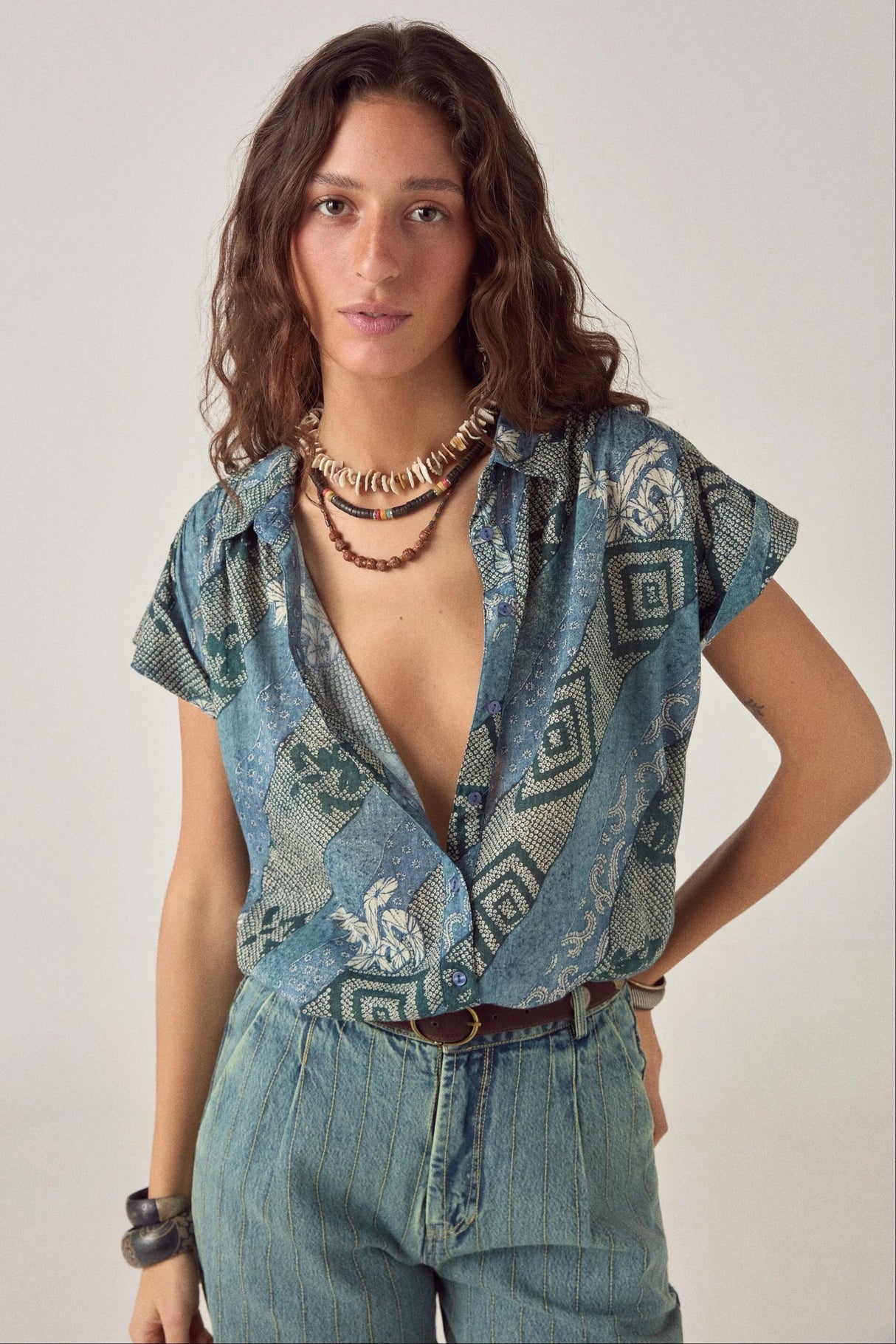 MAISON HOTEL CAMISA ESTAMPADA SHIKOKU AYAKO