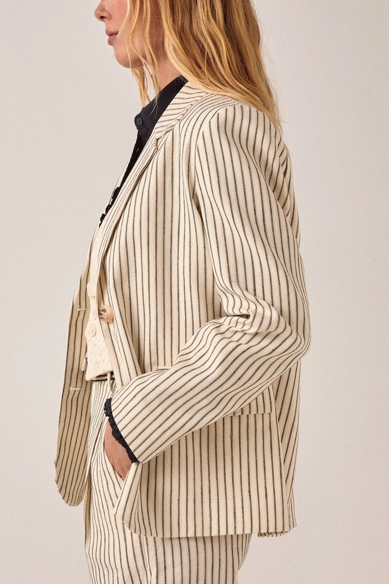 MAISON HOTEL BLAZER RAYA DIPLOMATICA BOBBY