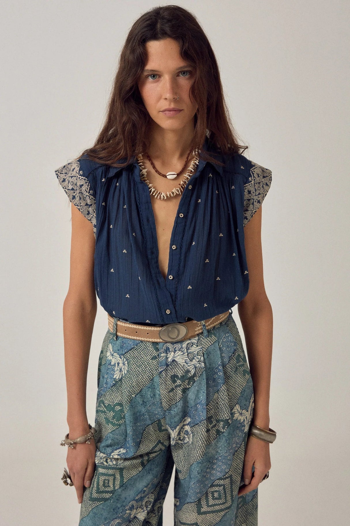MAISON HOTEL BLUSA SIN MANGAS KARINA