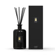 El mikado Woody & Spicy 750 ml perfuma tu hogar con una elegante combinación de notas amaderadas y especiadas. Su diseño sofisticado y su larga duración lo convierten en el difusor de aroma ideal para crear ambientes cálidos, acogedores y llenos de personalidad.
