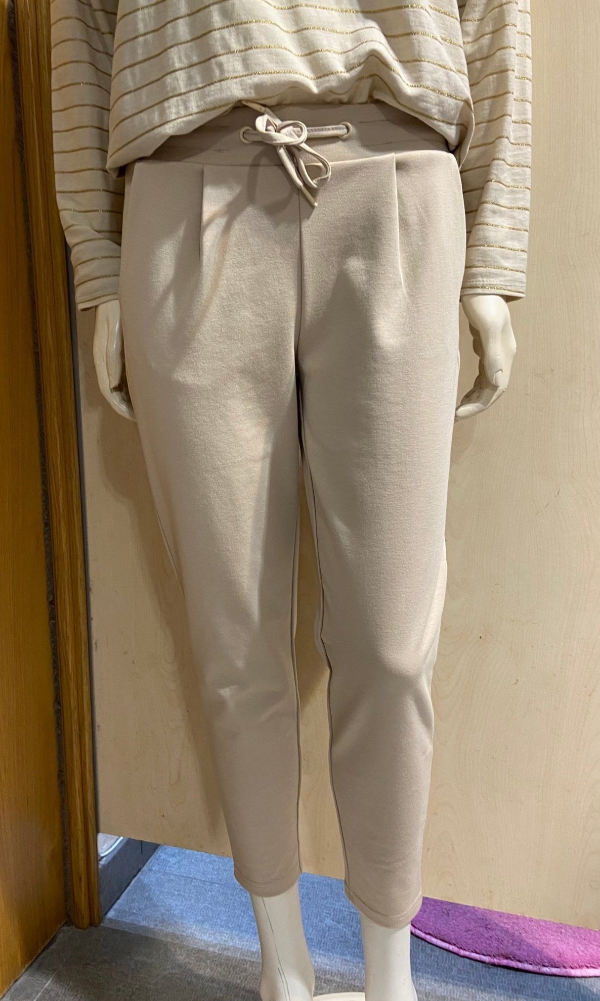 Pantalón Estrecho Beige - Dendago