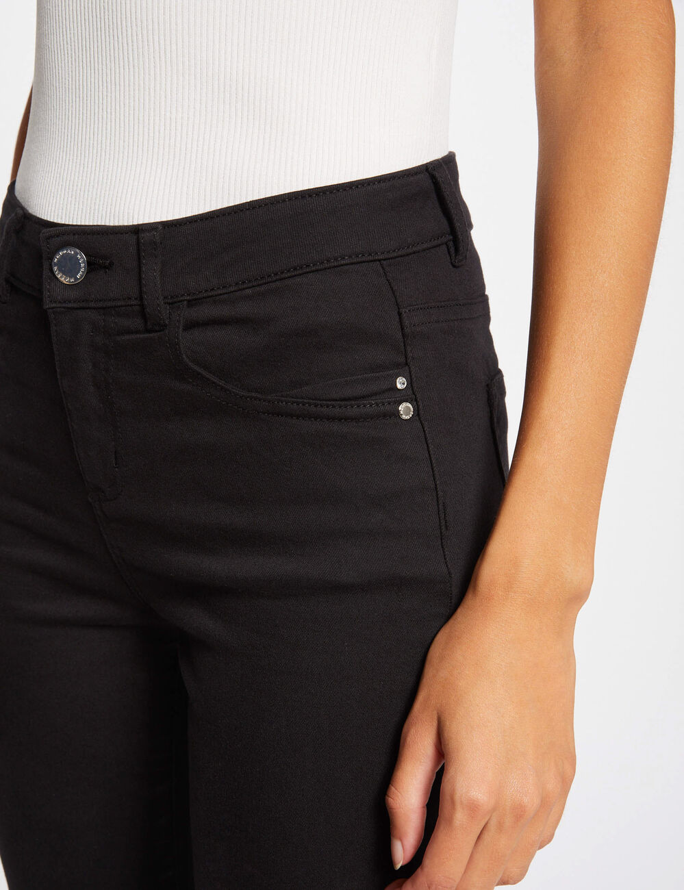 Pantalón slim talle estándar negro Morgan