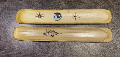 Porta inciensos de bambú con dibujos en negro - Dendago