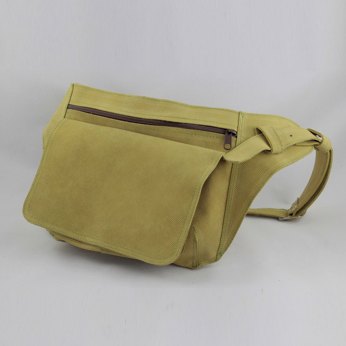 Producto Vasco Riñonera piel gran tamaño color mostaza artesanía LARRUZKO ESKUAK - Dendago