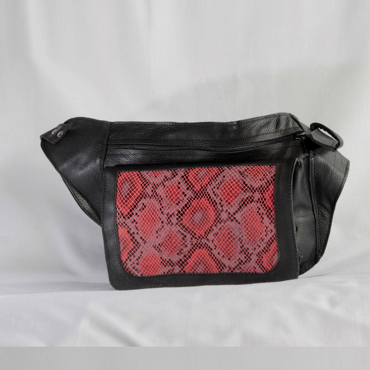 Producto Vasco Riñonera piel negra roja gran tamaño artesanía LARRUZKO ESKUAK - Dendago