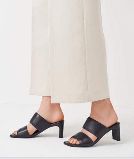 SANDALIA MULE NEGRA VAGABOND 1