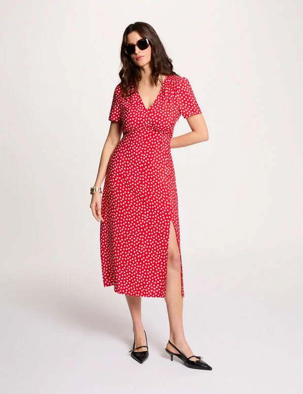 Vestido midi con cuello en V en rojo Morgan
