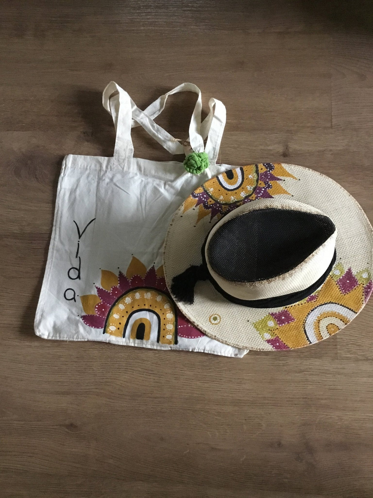 Sombrero pintado a mano - Dendago