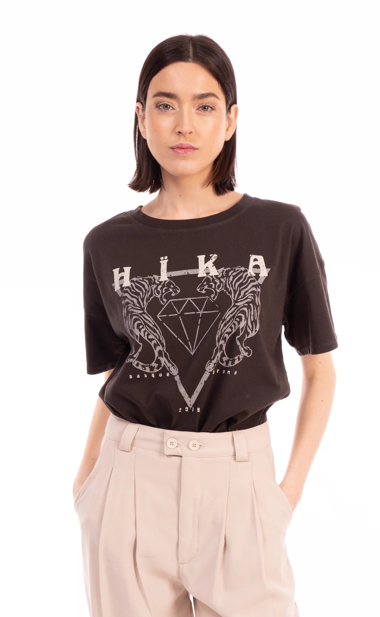 HÏKA BASQUE BRAND CAMISETA PRINT CON LOGO WILD