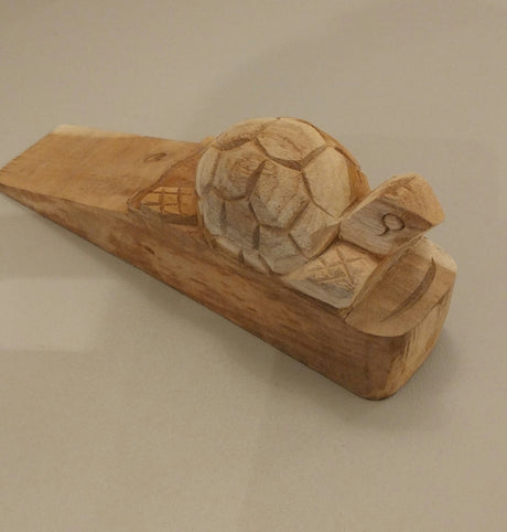 Tortuga de madera para sujetar la puerta - Dendago