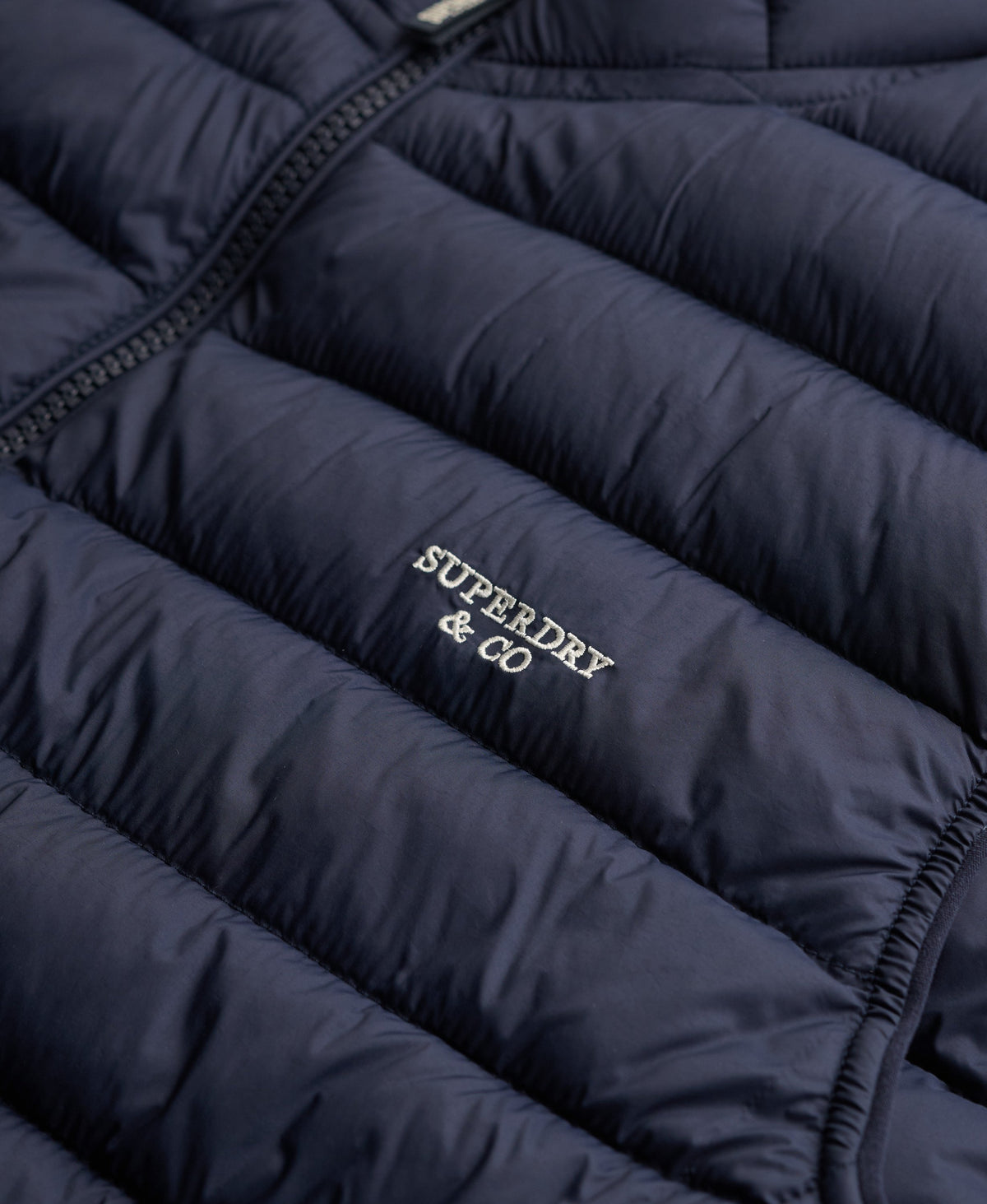 Chaleco acolchado Fuji Lite azul marino eclipse Superdry&Co