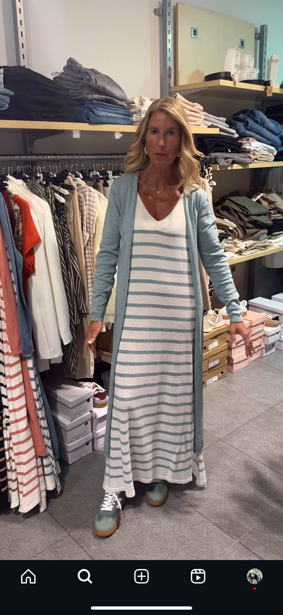 Vestido blanco con rayas azules - Dendago