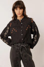CAMISA NEGRO BORDADA CON VOLUMEN INDI&COLD