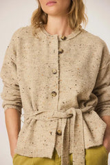 CHAQUETA BEIGE NEPS CINTURÓN AJUSTABLE INDI&COLD