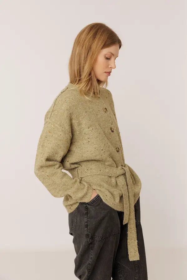 CHAQUETA VERDE NEPS CINTURÓN AJUSTABLE INDI&COLD