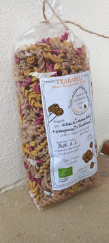 Espiralak gari semola integrala, erremolatxa, oreganoa eta kurkumarekin