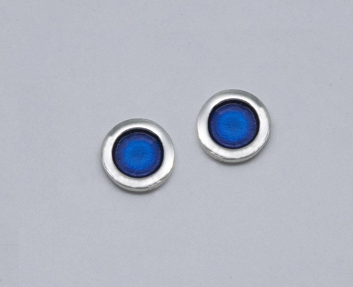 Producto vasco pendiente BOTÓN de plata acrílico AZUL artesanía TXUS GRUZETA